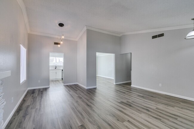 Building Photo - 8392 Gresham Dr