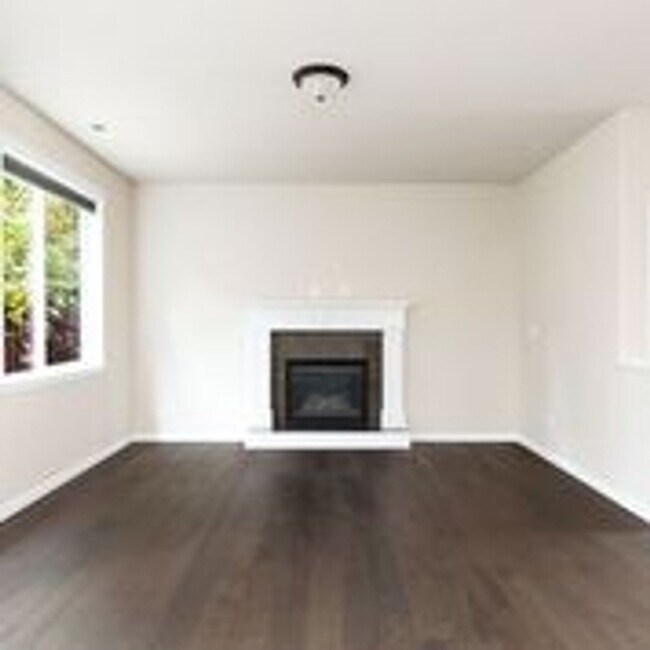 Building Photo - Beautiful 3 Bedroom 2.5 Bathroom Home in Bothell
