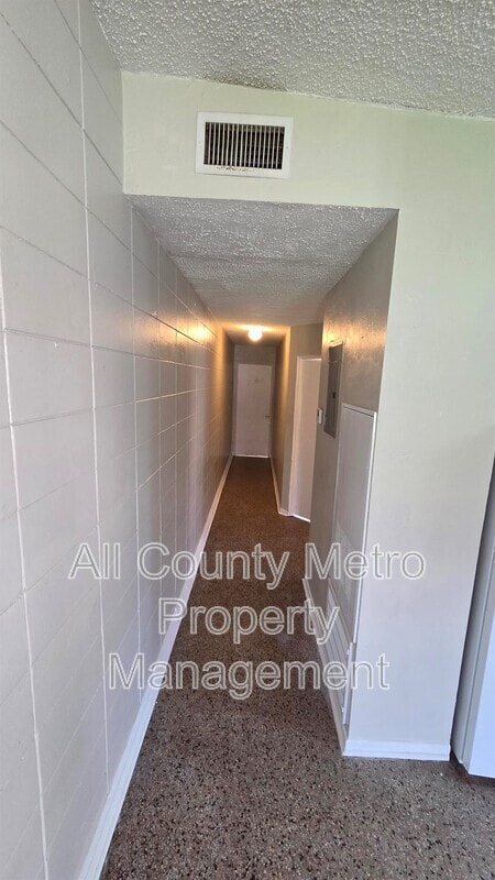 Building Photo - 1232 Linda Ln