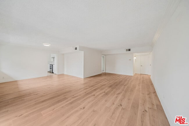 Building Photo - 131 Orlando Ave