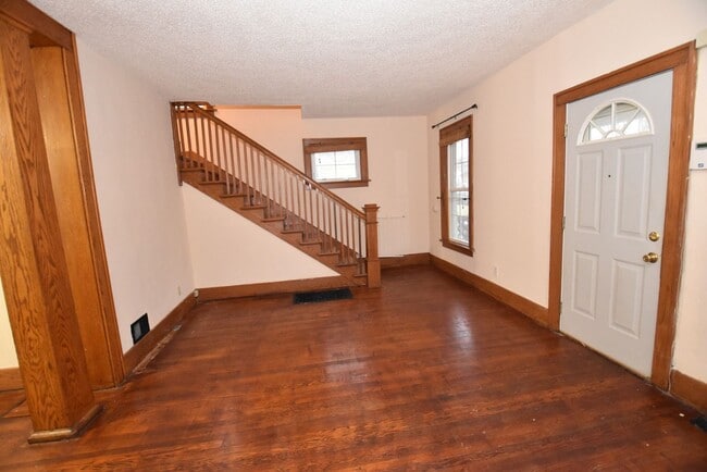 Building Photo - 1327 Corby Blvd