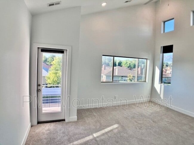 Building Photo - 503 W 2275 N