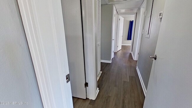 Building Photo - 1728 Lawson Rd