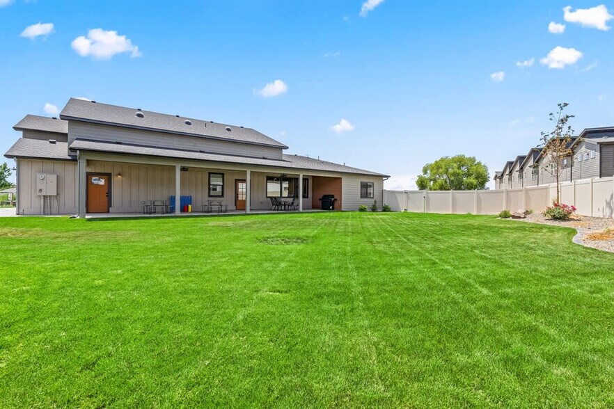 Building Photo - 306 CM Rdg Ln