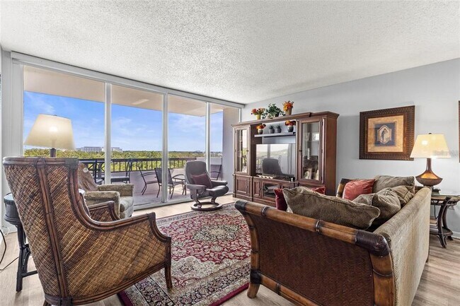 Building Photo - 30 Turner St