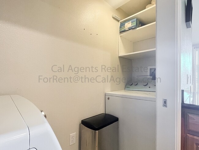 Building Photo - 1121 40th St