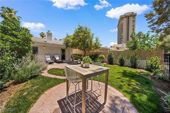 Building Photo - 3027 Bel Air Dr