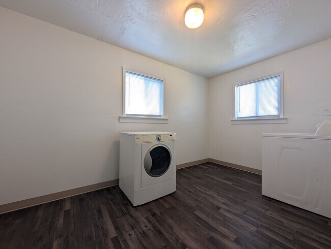 Building Photo - Great 3-Bedroom, 1-Bath Home In Springfield!