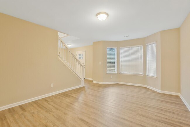 Building Photo - 5240 Rock Pl Dr SW