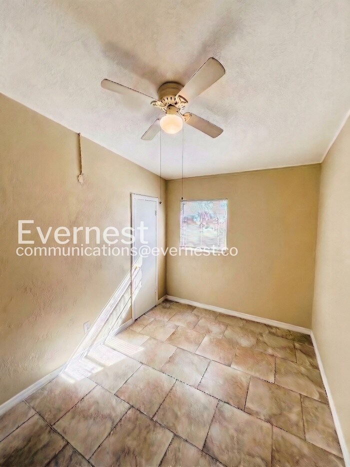 Building Photo - 2925 N 46th St