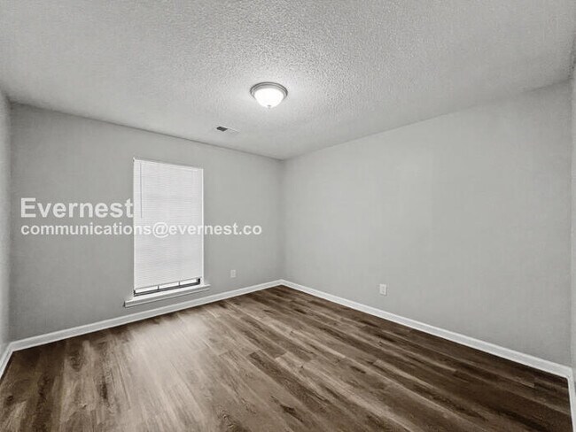 Building Photo - 10005 Riggan Dr