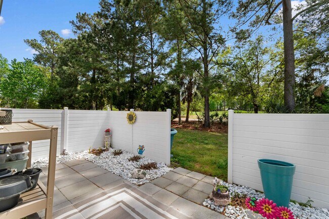 Building Photo - 161 Barclay Dr