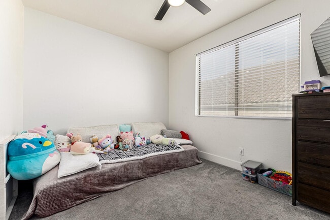 Building Photo - 2707 W Lamar Rd