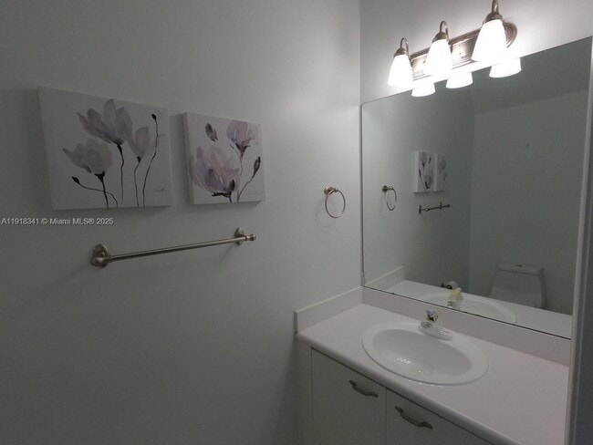 Building Photo - 2223 Pasadena Way