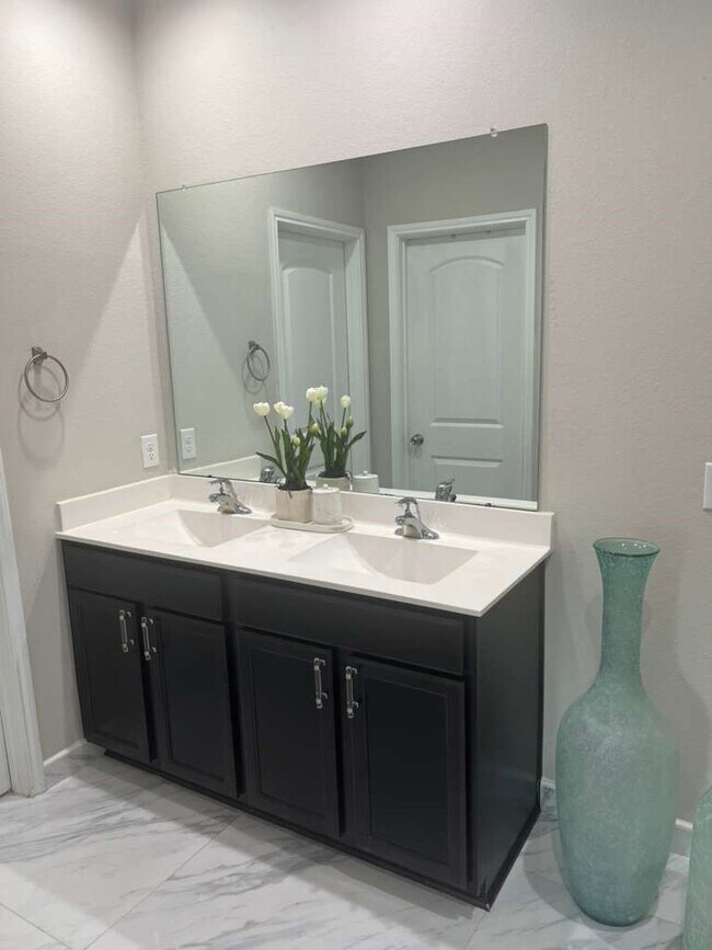 Building Photo - 22623 Theodoli Dr