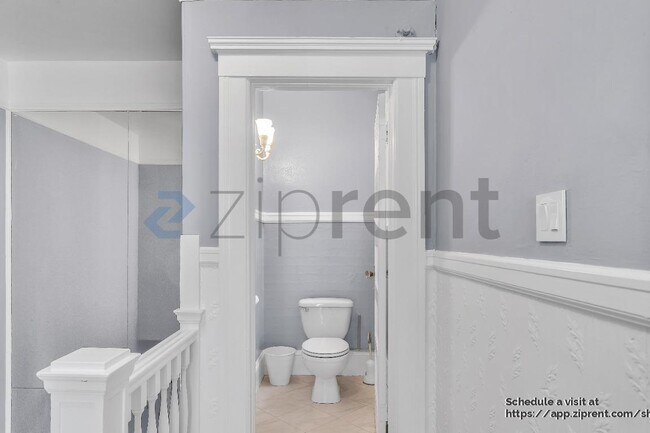 Building Photo - 718 Mason St