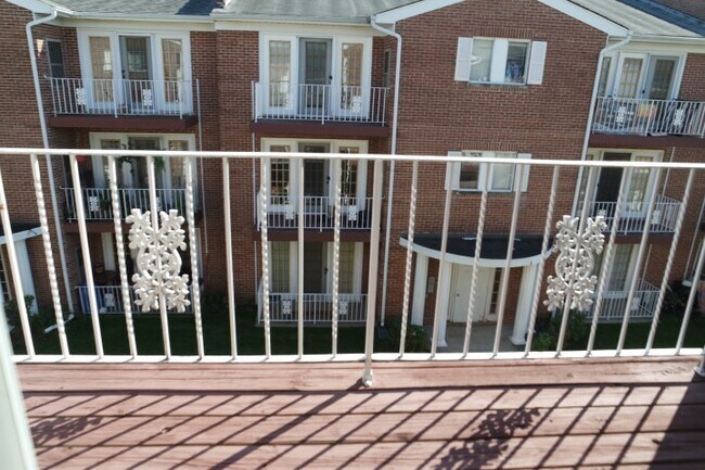 Building Photo - 4120 Williamsburg Ct