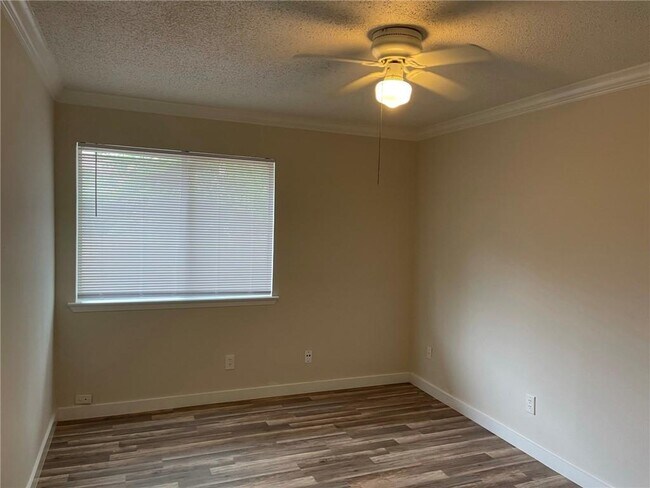 Building Photo - 10622 Golden Quail Dr
