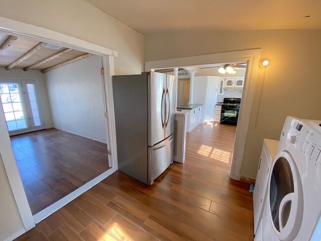 Building Photo - West El Paso 4 bed refrig A/C Home