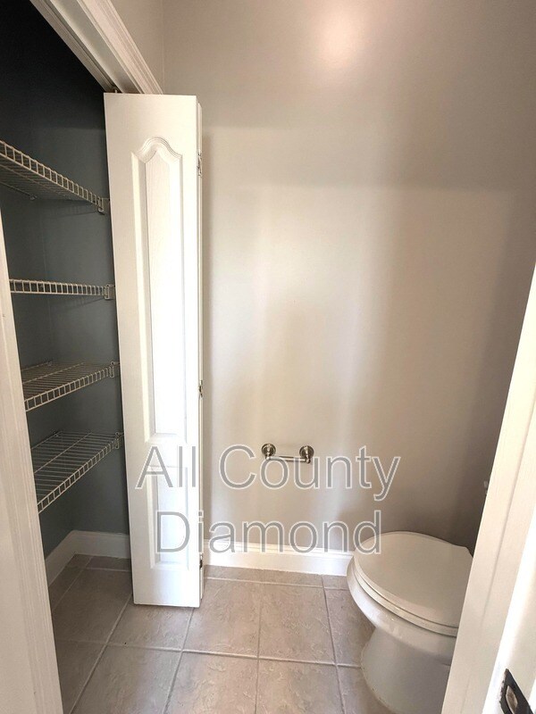 Building Photo - 12207 Lyndell Plantation Dr