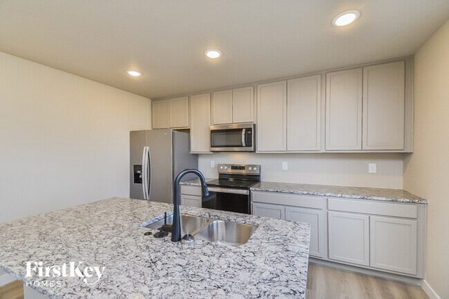 Building Photo - 6920 Akela Ln
