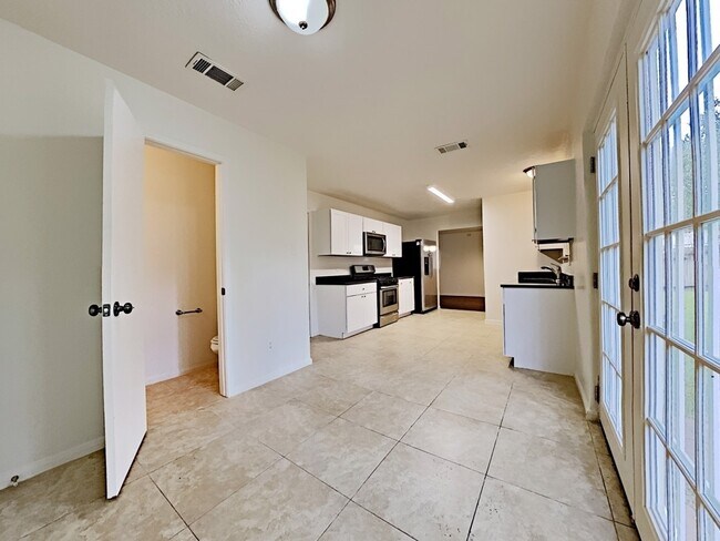 Building Photo - 2738 Springstone Dr