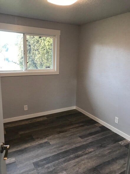 Building Photo - 2030 Crimson Ave