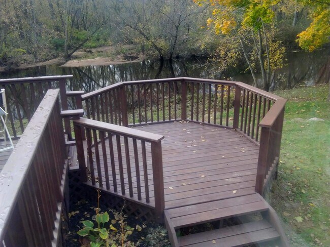 Building Photo - N4567 Oak Knoll Dr