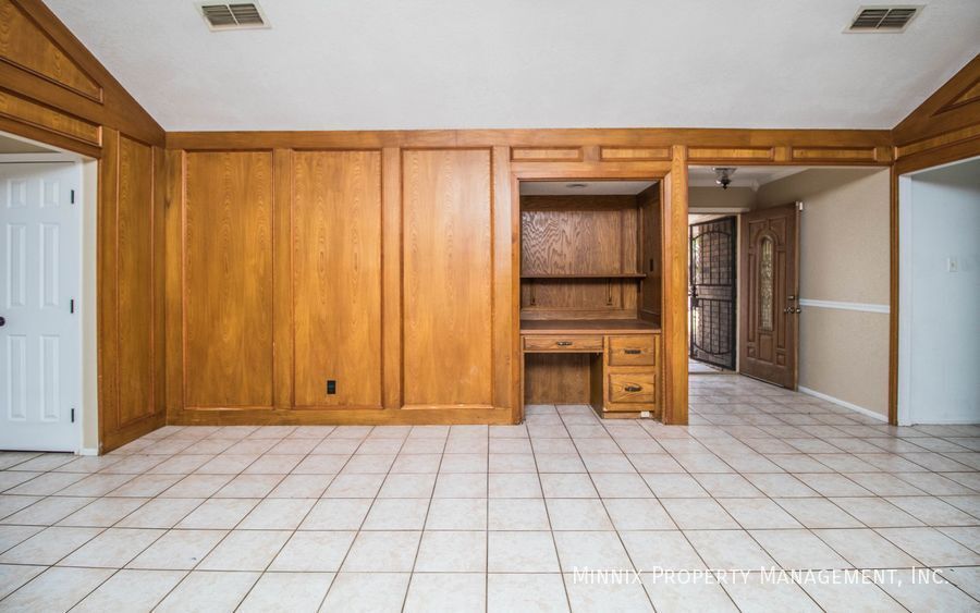 Building Photo - 4429 Esmond Dr