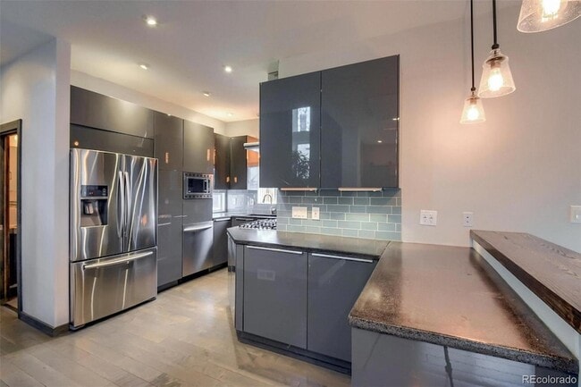 Building Photo - 2798 S Lincoln St