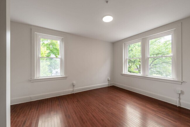 Building Photo - Coming Soon: 2BR Apartment – ETA 10/1/25