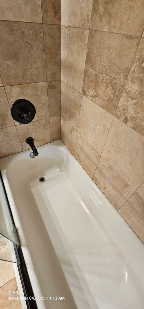 Building Photo - UTC - LA JOLLA - The Venetian - Nice STUDI...