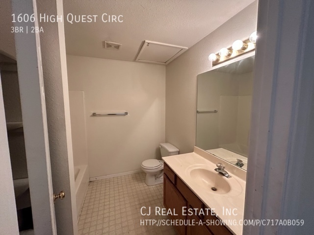 Building Photo - 1606 High Quest Cir