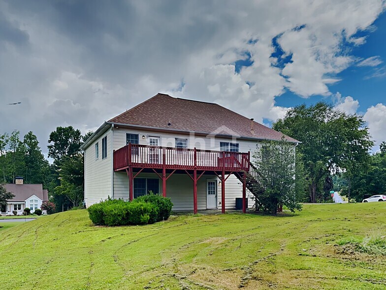 Building Photo - 20 Legend Creek Ct