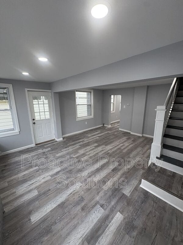 Building Photo - 461 Madison St