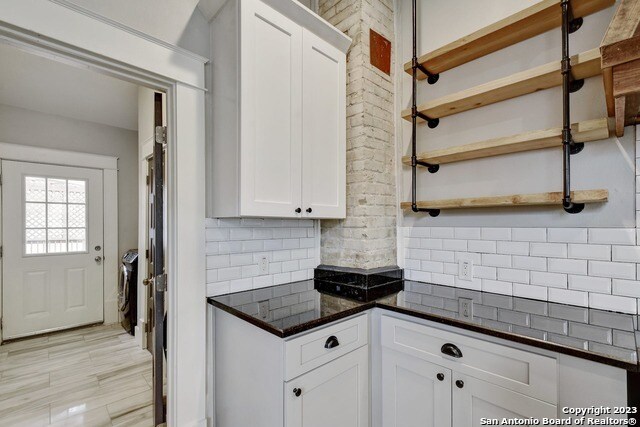 Building Photo - 612 Hunstock Ave