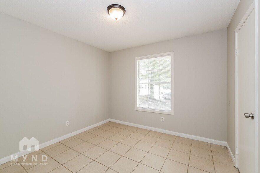 Building Photo - 3020 Normandy Dr