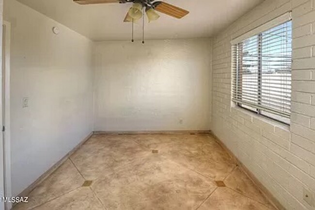 Building Photo - Cherry55-206