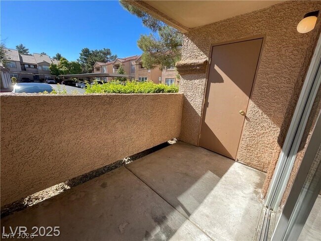 Building Photo - 1150 N Buffalo Dr