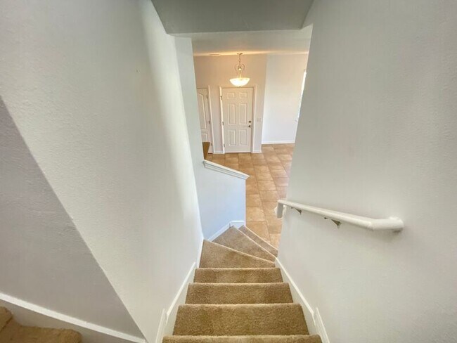 Building Photo - 6558 S Goldenrod Rd