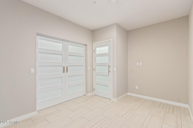 Building Photo - 2134 W Harmont Dr