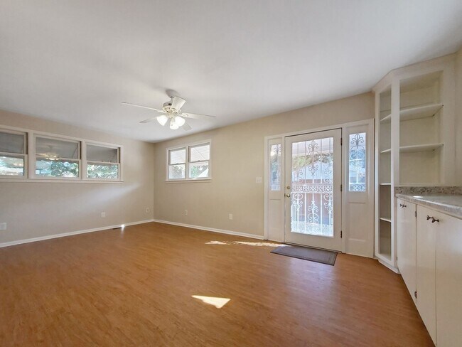 Building Photo - 5 Bedroom 3.5 Bath Brick home in Downtown Greenville !!!!