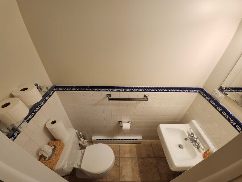 Building Photo - 436 Amblewood Way