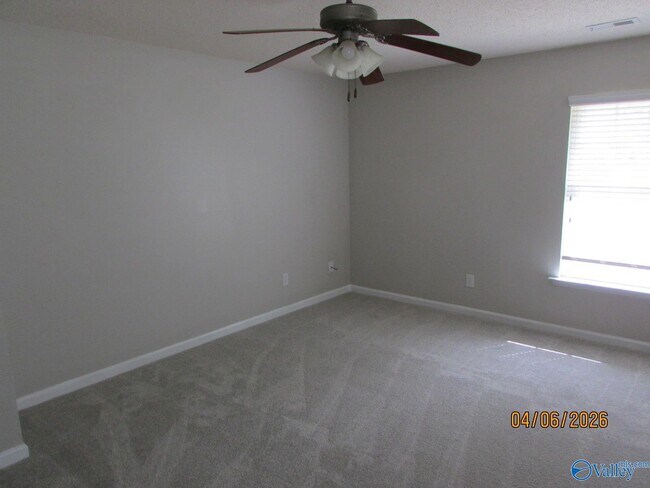 Building Photo - 226 Shadow Ct SW