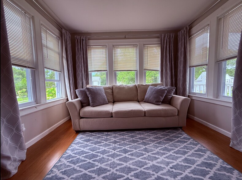 Sunroom - 100 Lincoln St