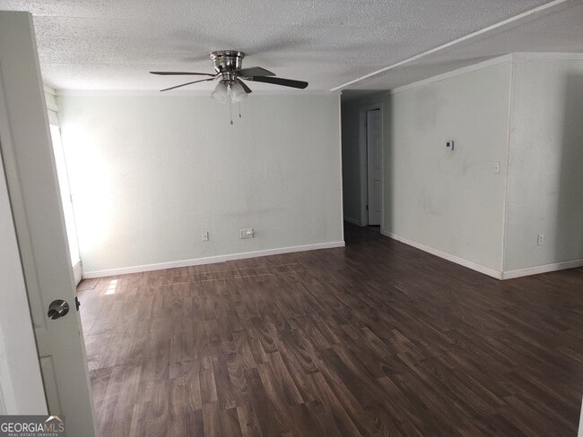 Building Photo - 1373 Elm Cir