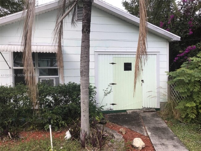 Building Photo - 429 49th St