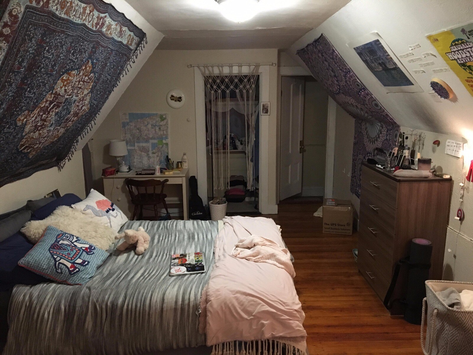 Building Photo - 76 Linden St