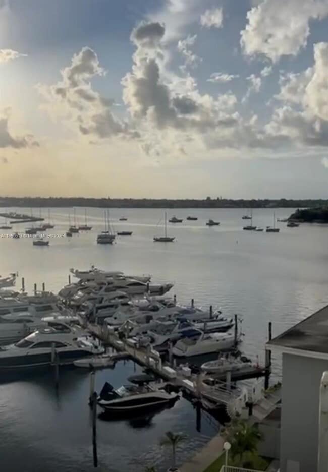 Building Photo - 7904 West Dr