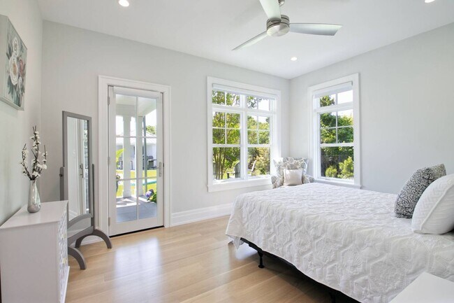 Building Photo - 12 S Elroy Dr